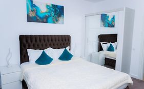 Elysian Urbanscape Brown, 2 Rooms, Near Bucharest