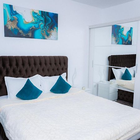 Elysian Urbanscape Brown, 2 Rooms, Near Bucharest Chiajna Екстер'єр фото